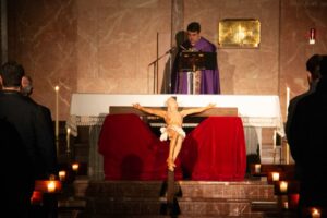 Descarga el Viacrucis vocacional